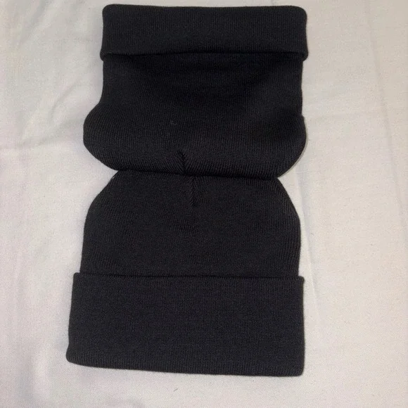 Ed Hardy two Black Beanie Hats "Love Kills Slowly" Skull Rose Graphic Rhinestone - Picture 4 of 7